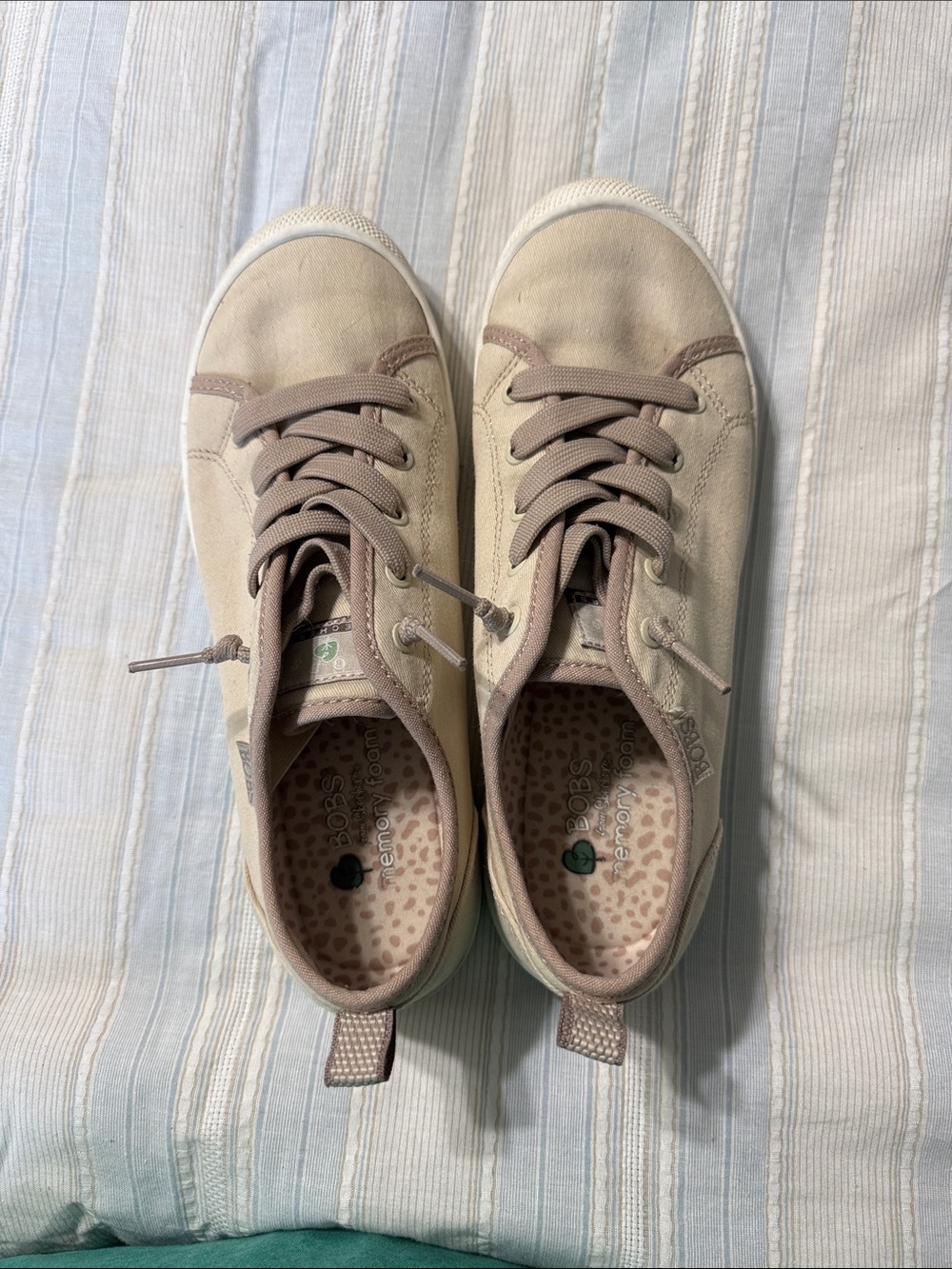 Skechers Casual Women's Sneakers in Light Taupe and Cream